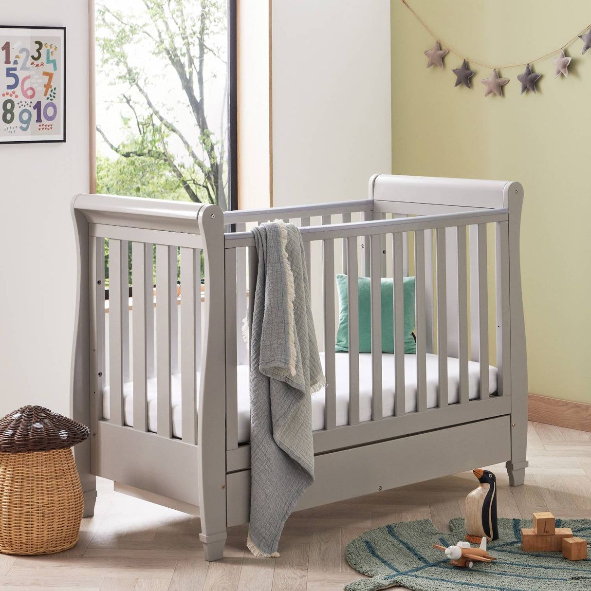 Babymore Eva 2-Piece Sleigh Nursery Room Set