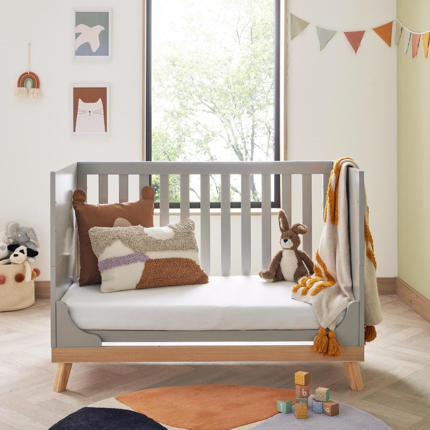 Babymore Mona Mini Cot Bed - Height Adjustable - Compact Size (0-4yrs)