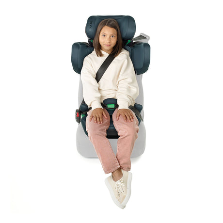 Girl sitting comfortably in Be Cool Foldy i-Size Car Seat