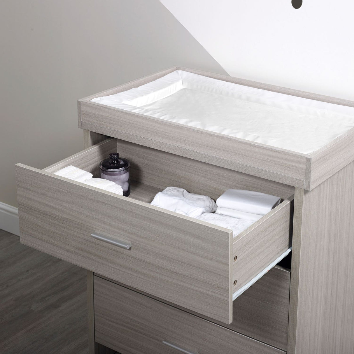 Ickle Bubba Pembrey Nursery Changing Unit & Chest of Drawers