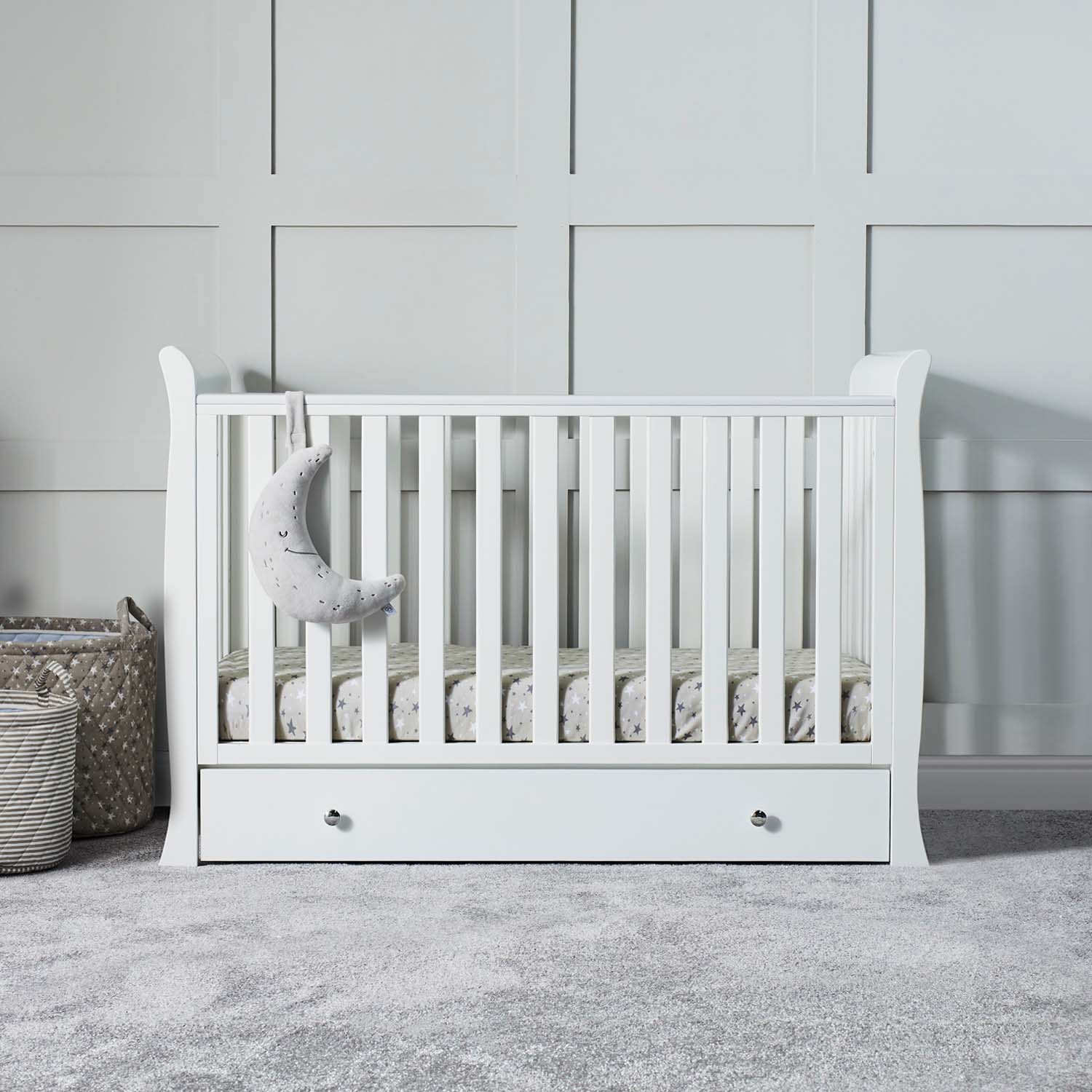 Ickle Bubba Snowdon 4-in-1 Mini Cot Bed in a grey nursery room