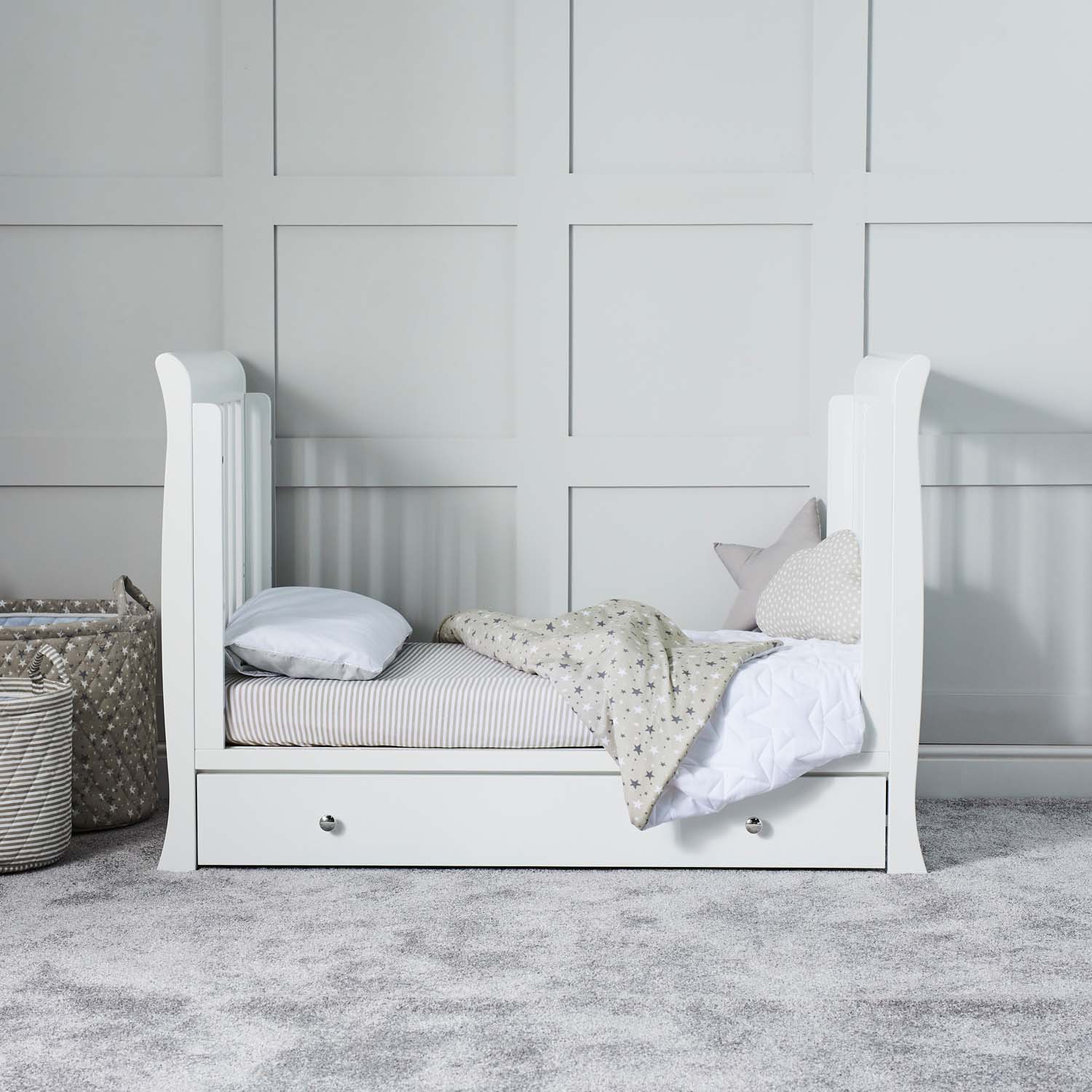 Ickle Bubba Snowdon Mini Cot Bed converted into a toddler bed