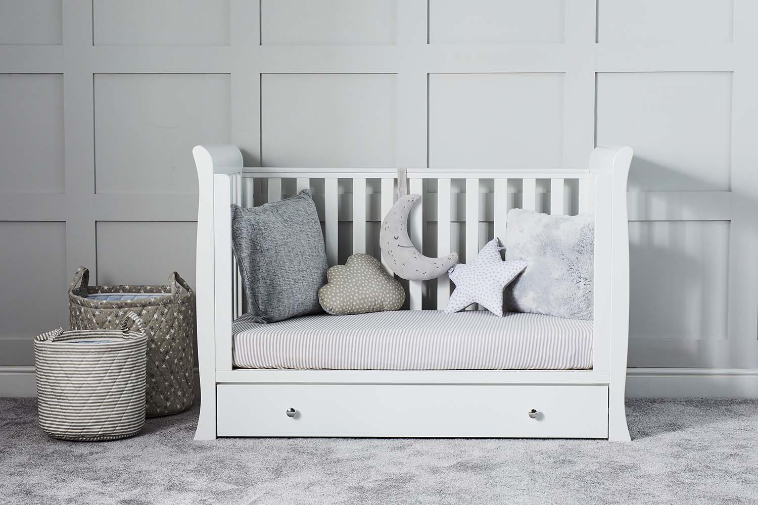 Ickle Bubba Snowdon Mini Cot Bed converted to a day bed