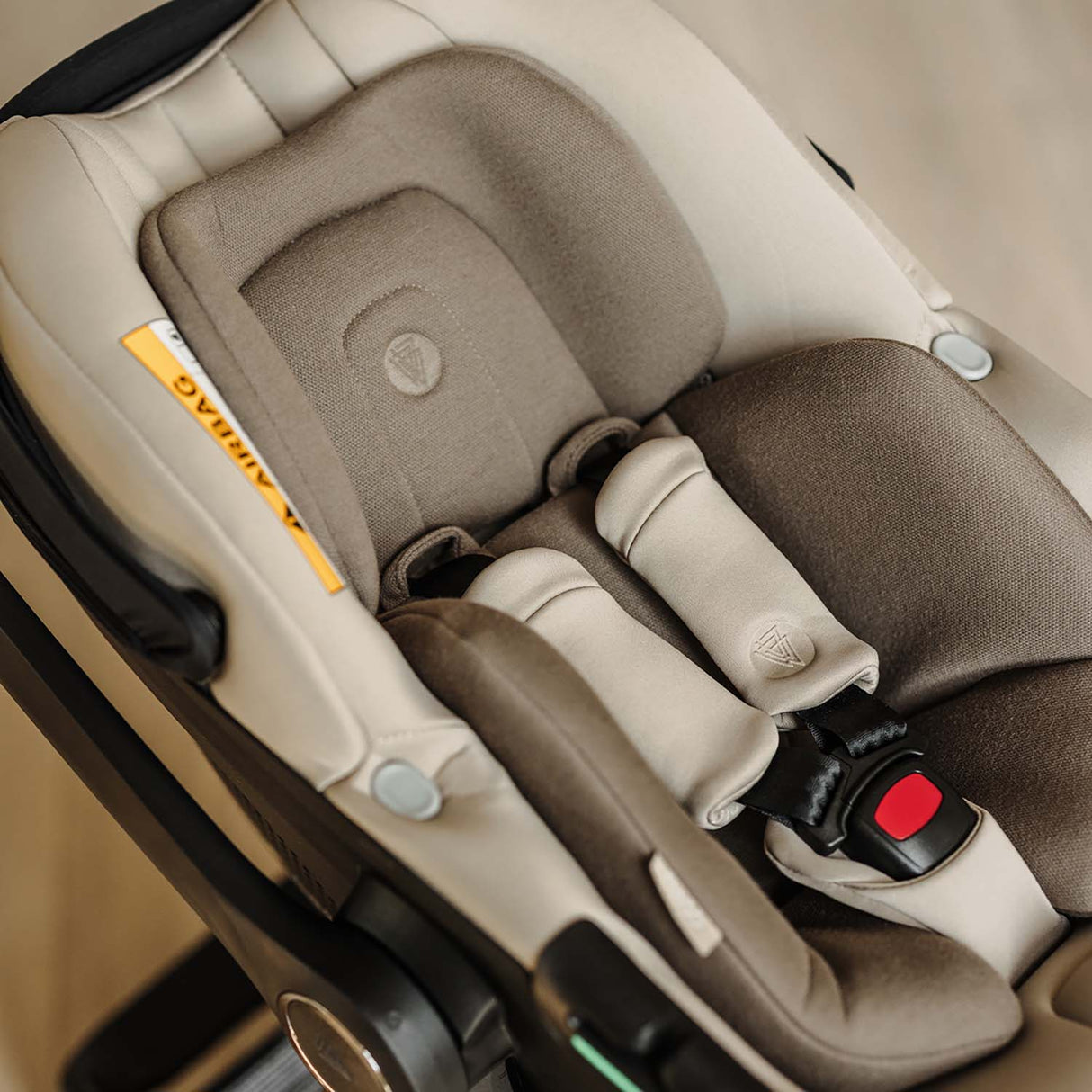 Venicci Tiago i-Size Car Seat & 360° ISOFIX Base