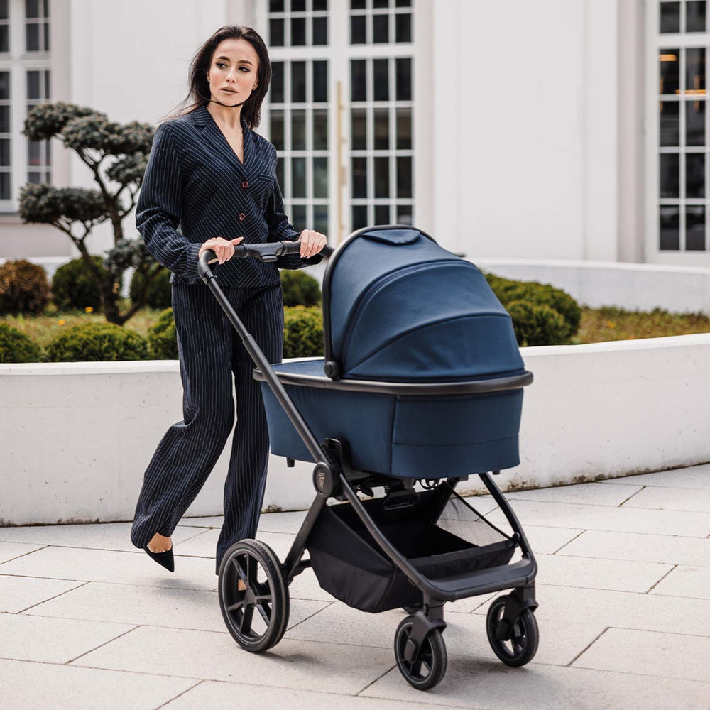 Venicci Tinum Edge 3-in-1 Travel System (with Tiago Car Seat + ISOFIX Base)